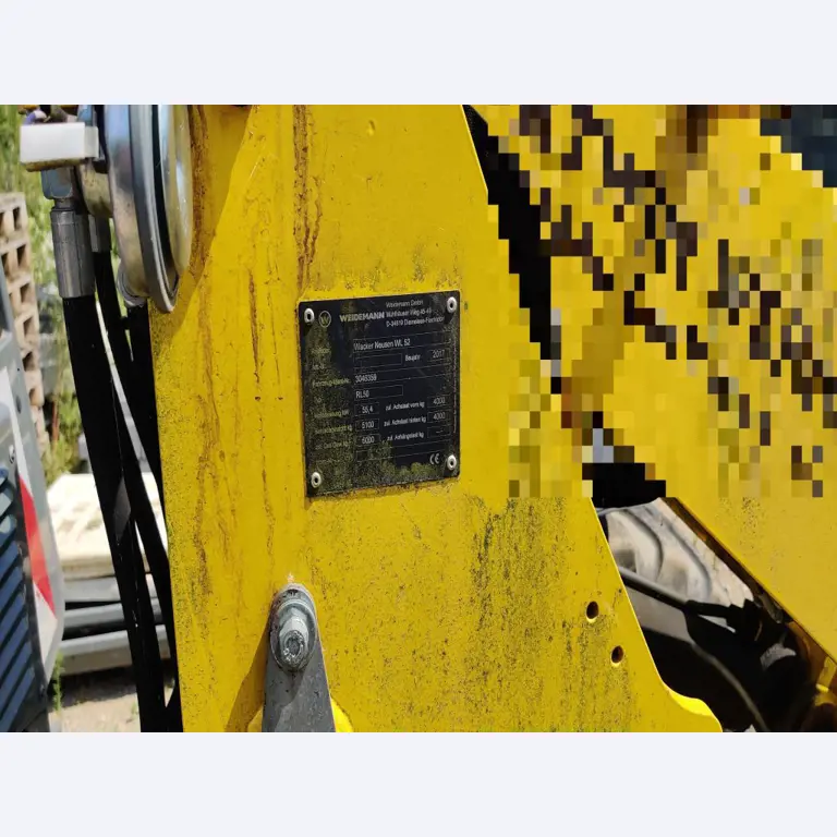 Moderne, goed onderhouden bouwvoertuigen en andere mechanische apparatuur uit de weg- en waterbouwsector-9