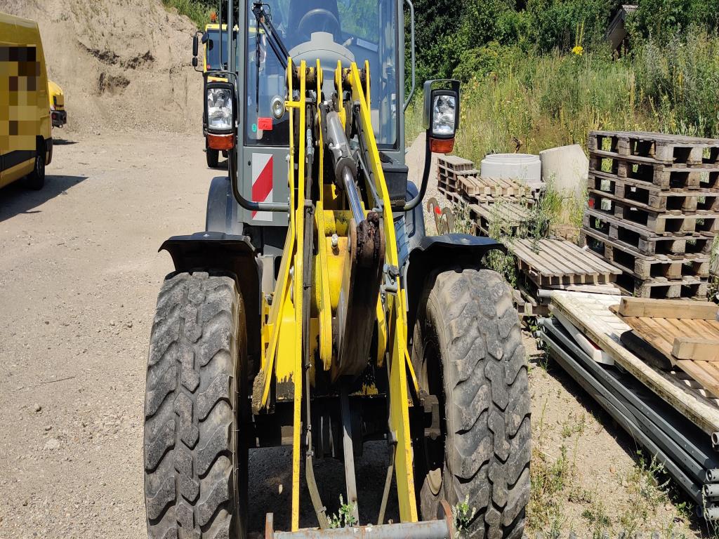 Nowoczesne, dobrze utrzymane pojazdy budowlane i budowlane oraz inny sprzęt mechaniczny z sektora inżynierii lądowej i wodnej.-10