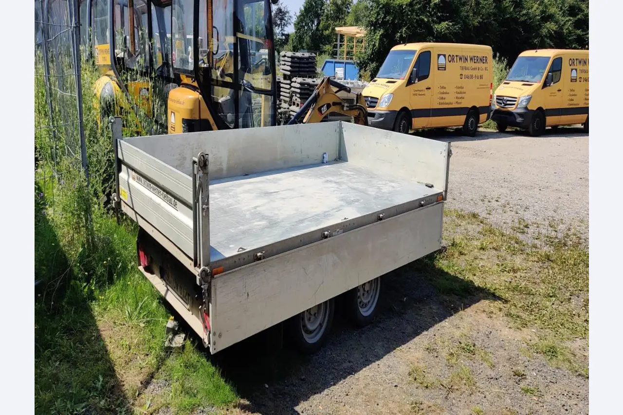 Nowoczesne, dobrze utrzymane pojazdy budowlane i budowlane oraz inny sprzęt mechaniczny z sektora inżynierii lądowej i wodnej.-2