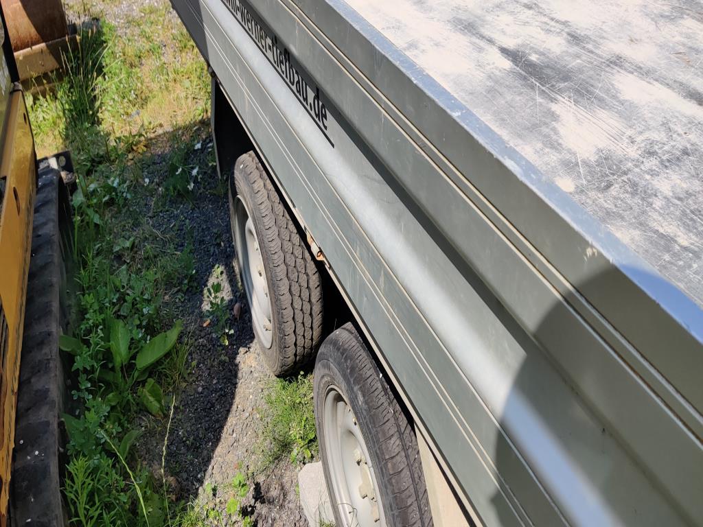 Sodobna, dobro vzdrževana gradbena vozila in vozila za gradbišča ter druga mehanska oprema iz sektorja gradbeništva.-4