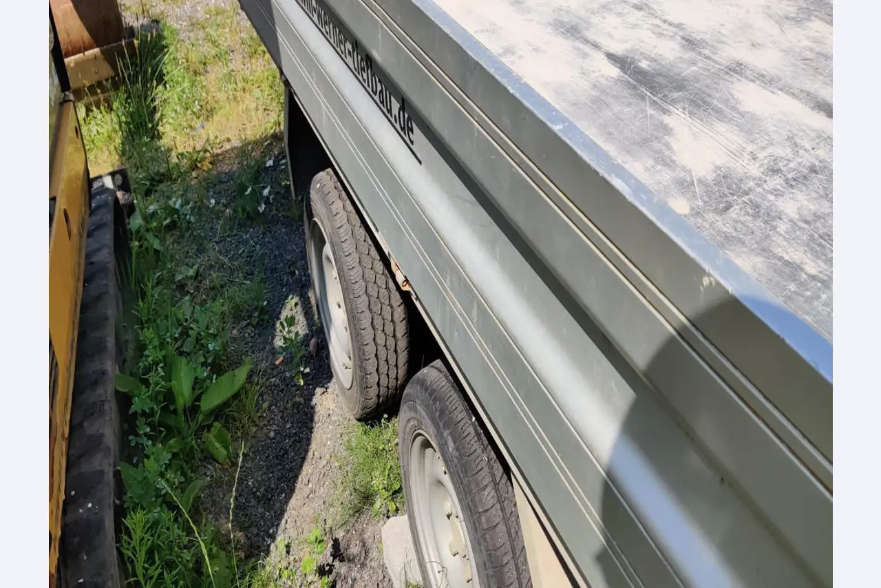 Nowoczesne, dobrze utrzymane pojazdy budowlane i budowlane oraz inny sprzęt mechaniczny z sektora inżynierii lądowej i wodnej.-4