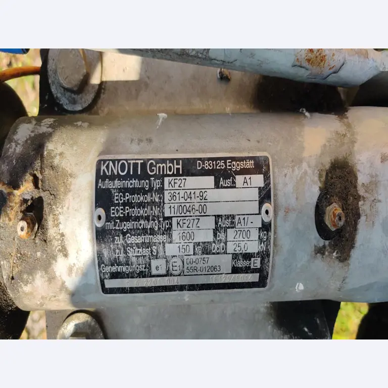 Moderne, goed onderhouden bouwvoertuigen en andere mechanische apparatuur uit de weg- en waterbouwsector-2