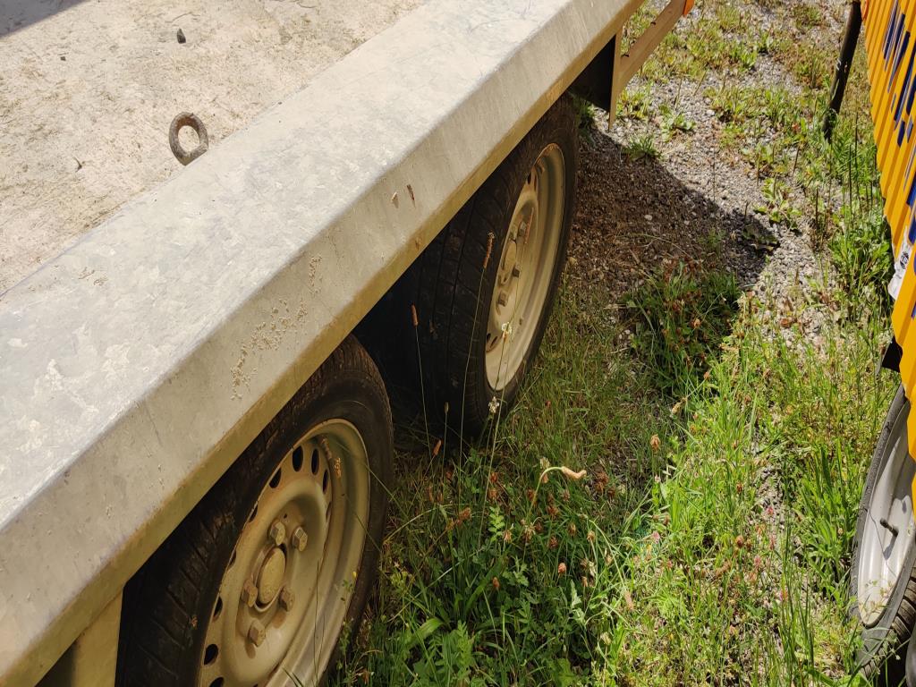 Sodobna, dobro vzdrževana gradbena vozila in vozila za gradbišča ter druga mehanska oprema iz sektorja gradbeništva.-3