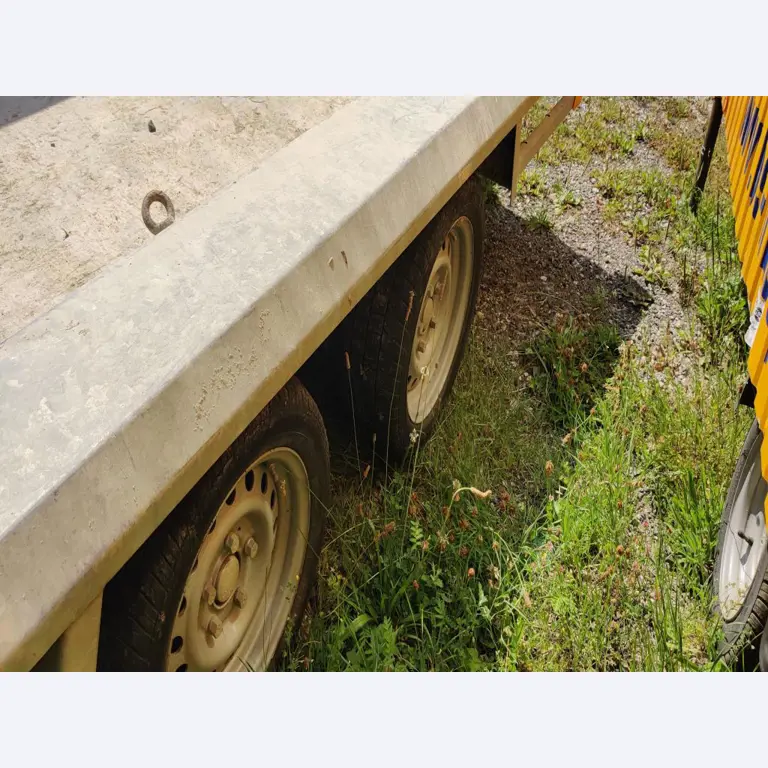 Moderne, goed onderhouden bouwvoertuigen en andere mechanische apparatuur uit de weg- en waterbouwsector-3