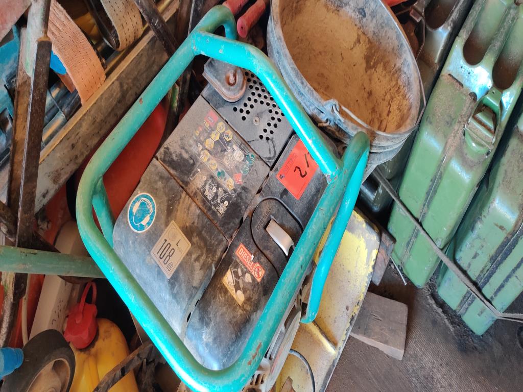 Vehículos de obra y construcción modernos y bien mantenidos y otros equipos mecánicos del sector de la ingeniería civil-2