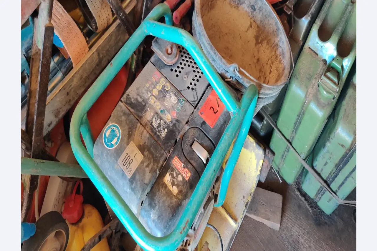 Nowoczesne, dobrze utrzymane pojazdy budowlane i budowlane oraz inny sprzęt mechaniczny z sektora inżynierii lądowej i wodnej.-2