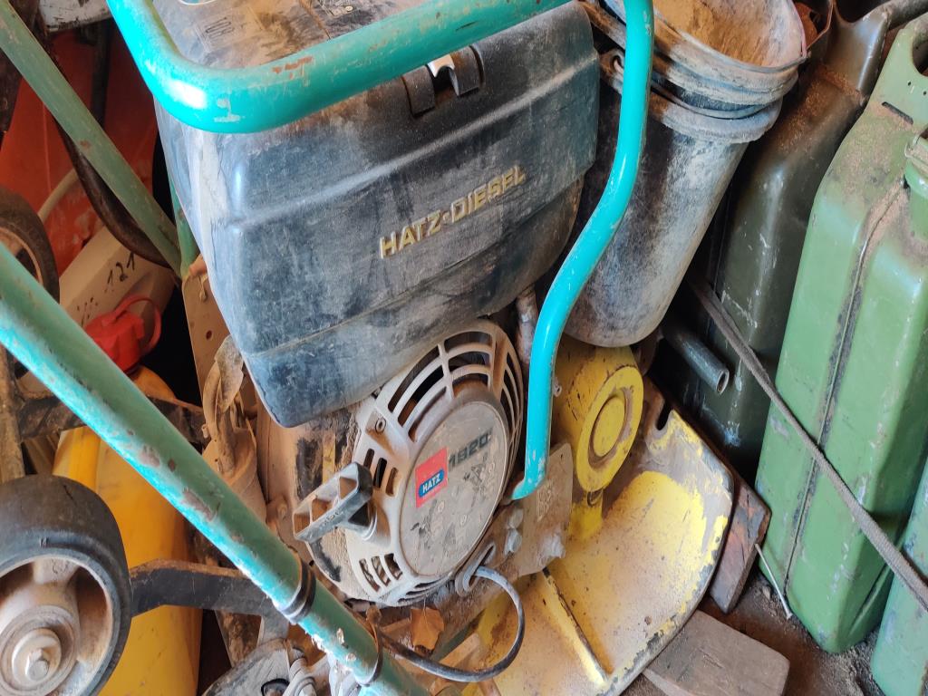 Vehículos de obra y construcción modernos y bien mantenidos y otros equipos mecánicos del sector de la ingeniería civil-3