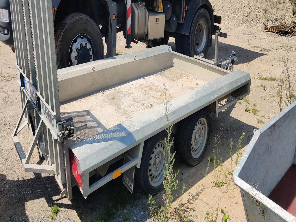 Vehículos de obra y construcción modernos y bien mantenidos y otros equipos mecánicos del sector de la ingeniería civil-4