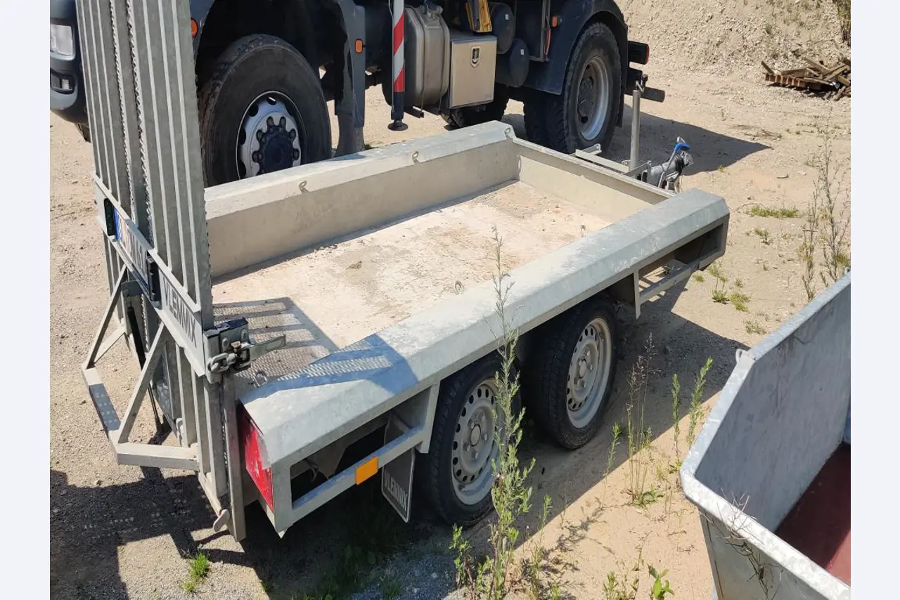 Moderne, gepflegte Bau- und Baustellenfahrzeuge sowie weitere maschinelle Ausstattung aus dem Tiefbau-4