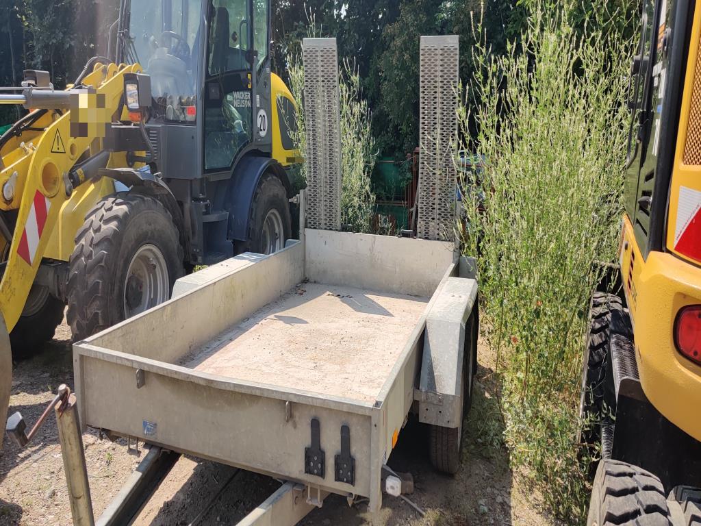 Nowoczesne, dobrze utrzymane pojazdy budowlane i budowlane oraz inny sprzęt mechaniczny z sektora inżynierii lądowej i wodnej.-1