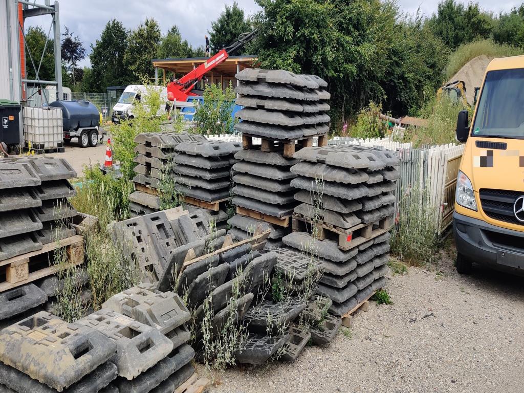 Nowoczesne, dobrze utrzymane pojazdy budowlane i budowlane oraz inny sprzęt mechaniczny z sektora inżynierii lądowej i wodnej.-12