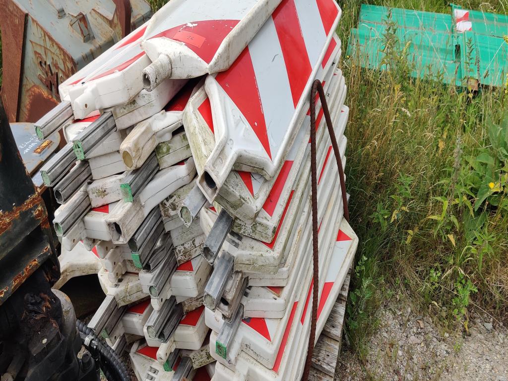 Nowoczesne, dobrze utrzymane pojazdy budowlane i budowlane oraz inny sprzęt mechaniczny z sektora inżynierii lądowej i wodnej.-3