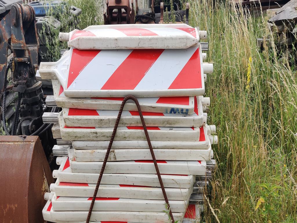 Nowoczesne, dobrze utrzymane pojazdy budowlane i budowlane oraz inny sprzęt mechaniczny z sektora inżynierii lądowej i wodnej.-4