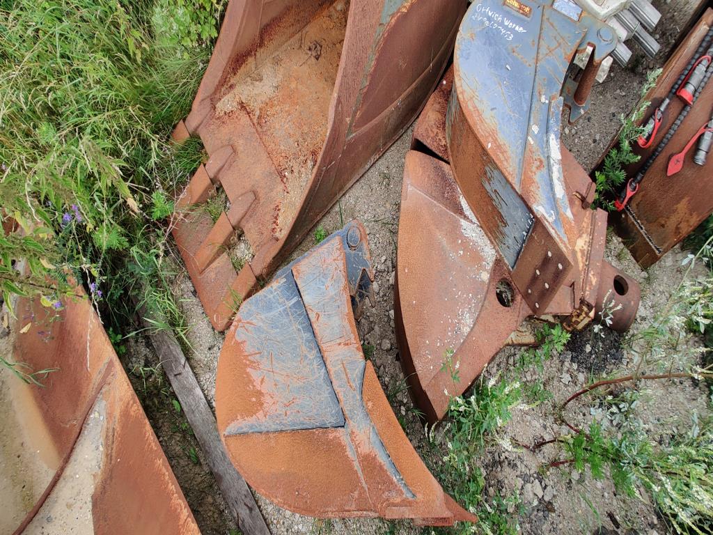 Moderne, gepflegte Bau- und Baustellenfahrzeuge sowie weitere maschinelle Ausstattung aus dem Tiefbau-7