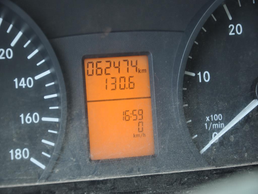 Moderní, dobře udržovaná stavební a staveništní vozidla a další strojní zařízení z oblasti stavebnictví.-3