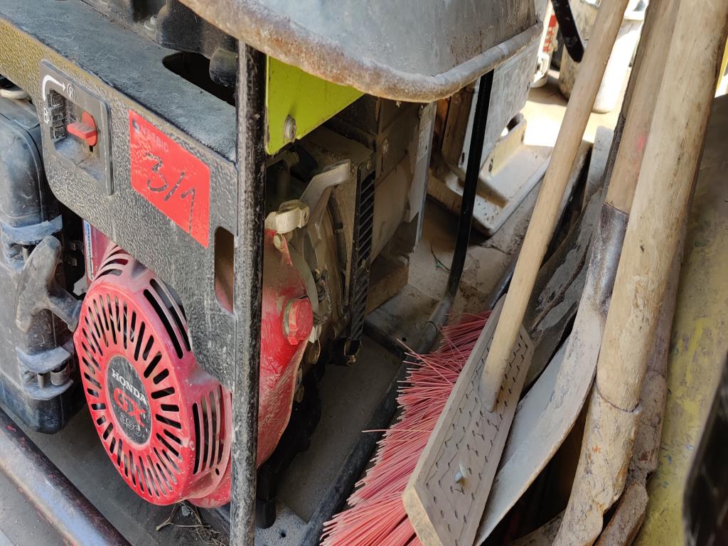 Moderne, gepflegte Bau- und Baustellenfahrzeuge sowie weitere maschinelle Ausstattung aus dem Tiefbau-3