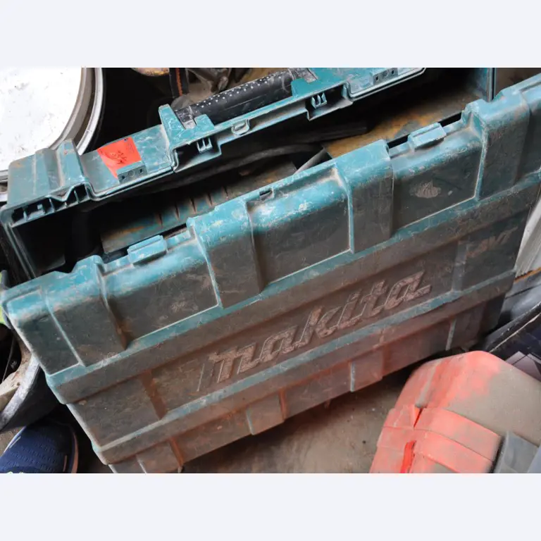 Vehículos de obra y construcción modernos y bien mantenidos y otros equipos mecánicos del sector de la ingeniería civil-2