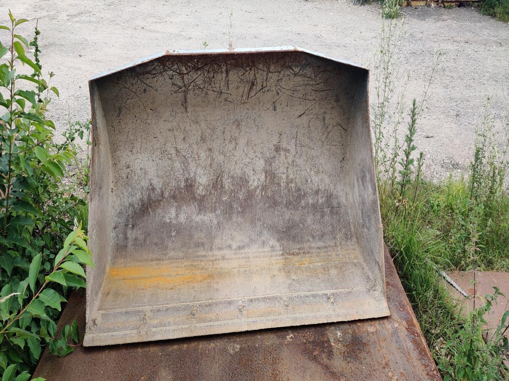 Vehículos de obra y construcción modernos y bien mantenidos y otros equipos mecánicos del sector de la ingeniería civil-1