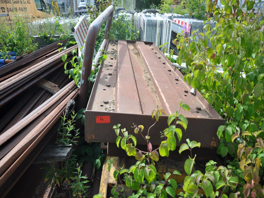 Sodobna, dobro vzdrževana gradbena vozila in vozila za gradbišča ter druga mehanska oprema iz sektorja gradbeništva.-11