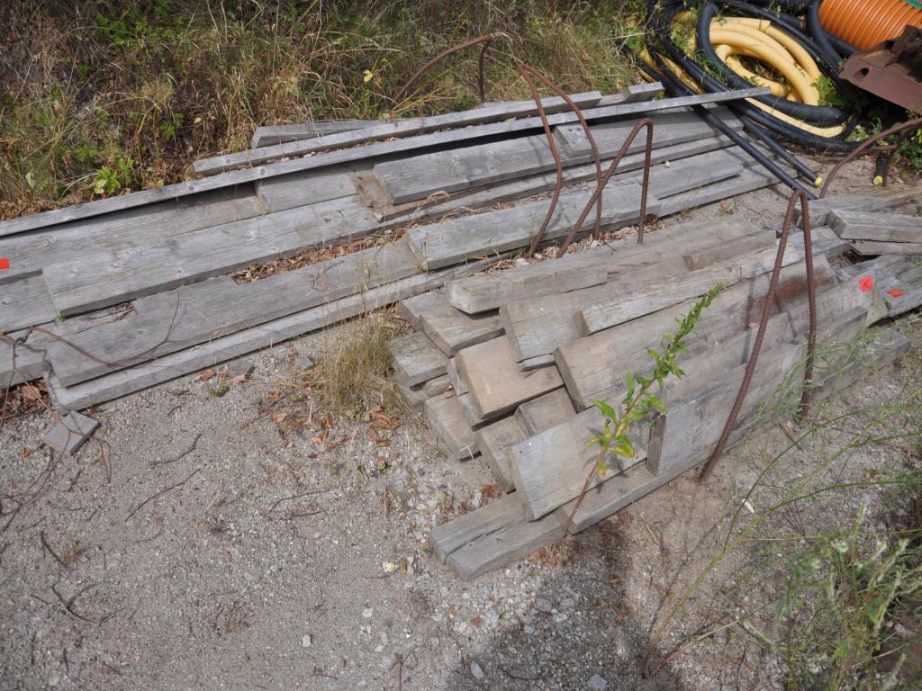 Sodobna, dobro vzdrževana gradbena vozila in vozila za gradbišča ter druga mehanska oprema iz sektorja gradbeništva.-12