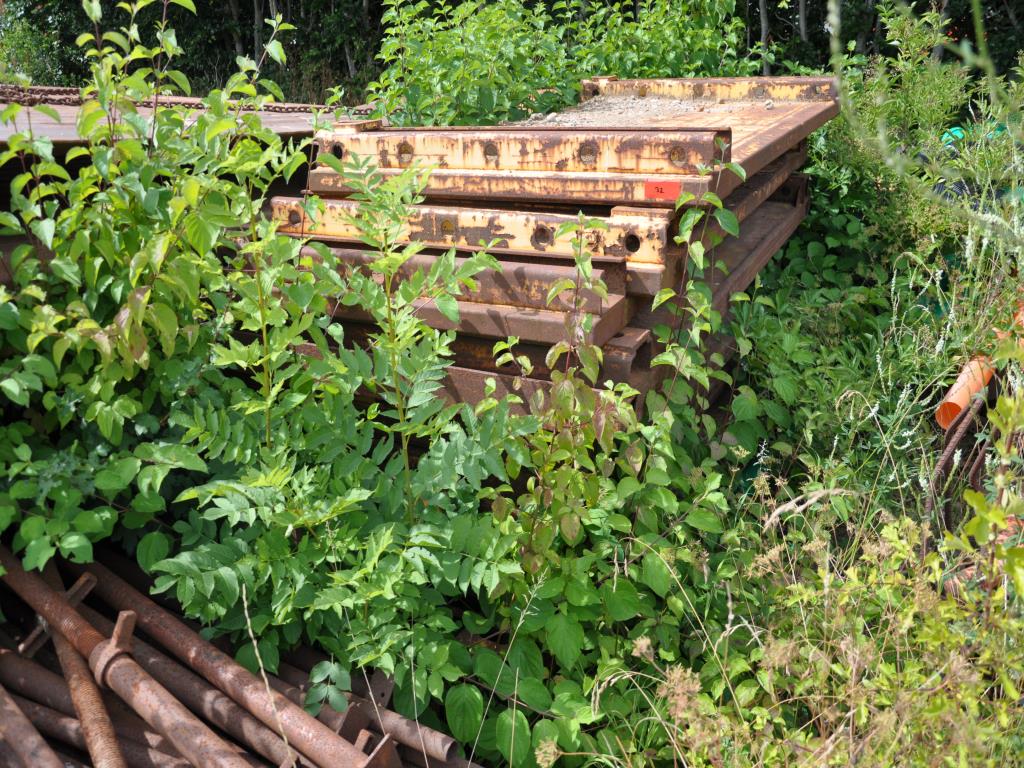 Sodobna, dobro vzdrževana gradbena vozila in vozila za gradbišča ter druga mehanska oprema iz sektorja gradbeništva.-22