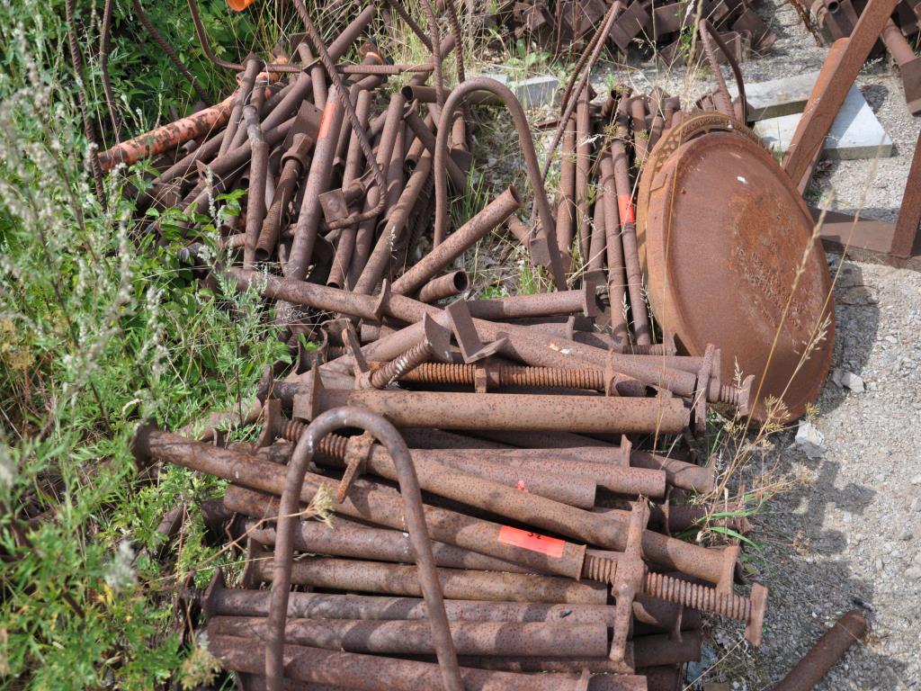Sodobna, dobro vzdrževana gradbena vozila in vozila za gradbišča ter druga mehanska oprema iz sektorja gradbeništva.-24