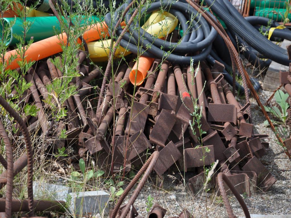 Sodobna, dobro vzdrževana gradbena vozila in vozila za gradbišča ter druga mehanska oprema iz sektorja gradbeništva.-25