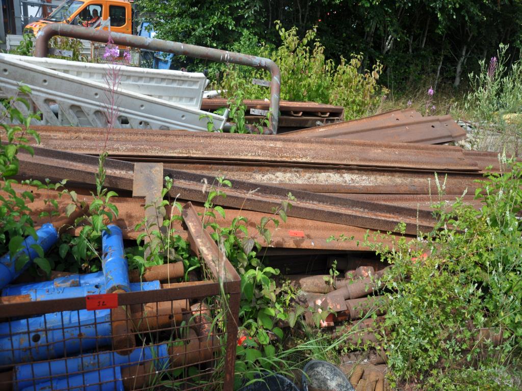 Sodobna, dobro vzdrževana gradbena vozila in vozila za gradbišča ter druga mehanska oprema iz sektorja gradbeništva.-6