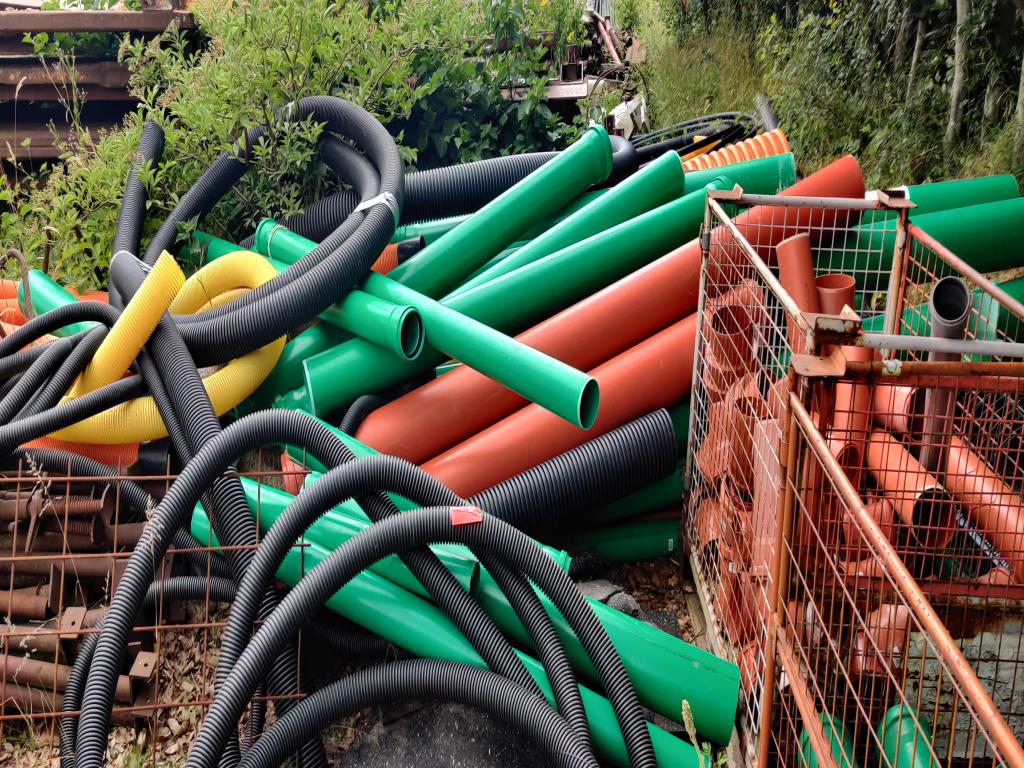 Sodobna, dobro vzdrževana gradbena vozila in vozila za gradbišča ter druga mehanska oprema iz sektorja gradbeništva.-2