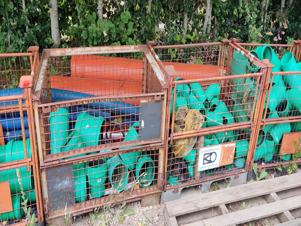 Sodobna, dobro vzdrževana gradbena vozila in vozila za gradbišča ter druga mehanska oprema iz sektorja gradbeništva.-1