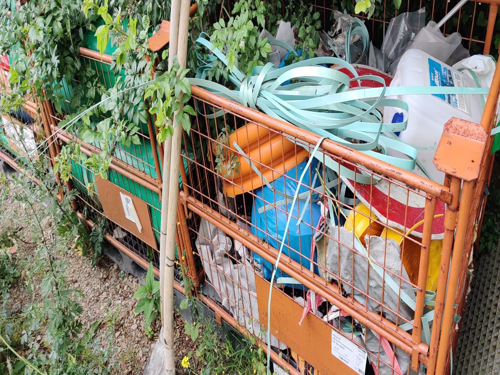 Sodobna, dobro vzdrževana gradbena vozila in vozila za gradbišča ter druga mehanska oprema iz sektorja gradbeništva.-6