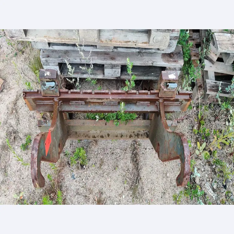 Vehículos de obra y construcción modernos y bien mantenidos y otros equipos mecánicos del sector de la ingeniería civil-1