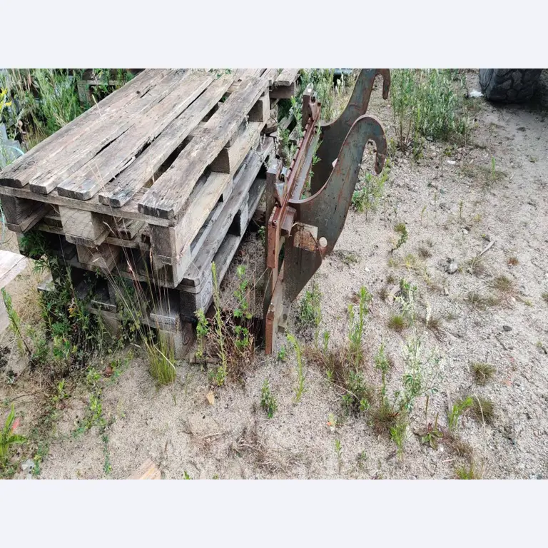 Vehículos de obra y construcción modernos y bien mantenidos y otros equipos mecánicos del sector de la ingeniería civil-5