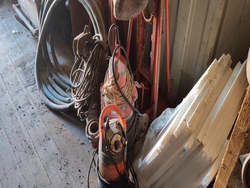 Veículos de construção e de estaleiro modernos e bem conservados e outros equipamentos mecânicos do sector da engenharia civil-13