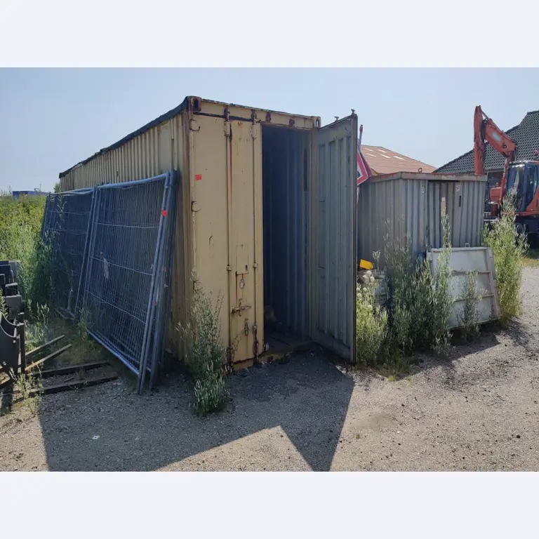 Vehículos de obra y construcción modernos y bien mantenidos y otros equipos mecánicos del sector de la ingeniería civil-1