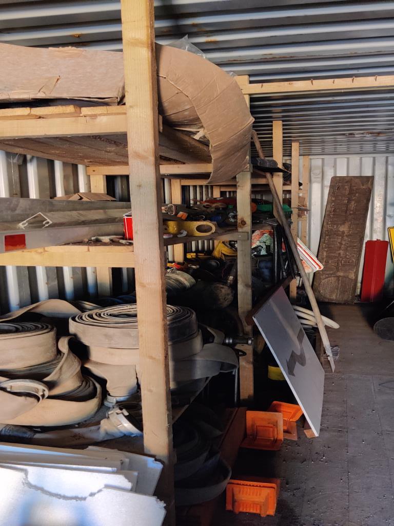 Veículos de construção e de estaleiro modernos e bem conservados e outros equipamentos mecânicos do sector da engenharia civil-5