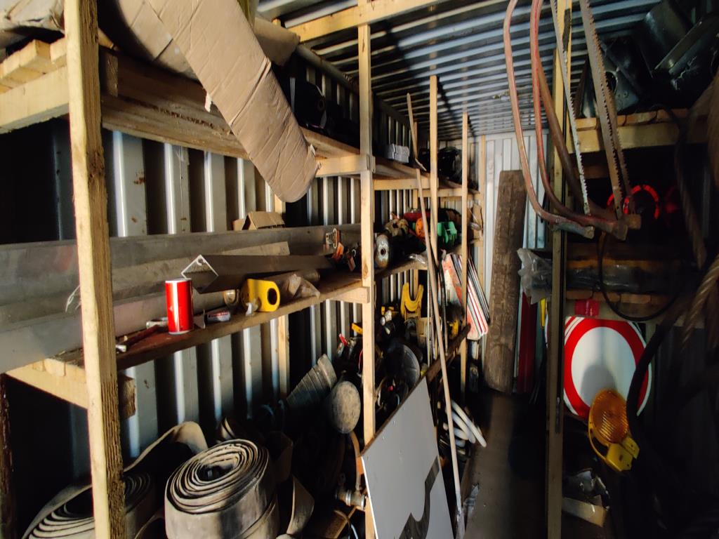 Veículos de construção e de estaleiro modernos e bem conservados e outros equipamentos mecânicos do sector da engenharia civil-7