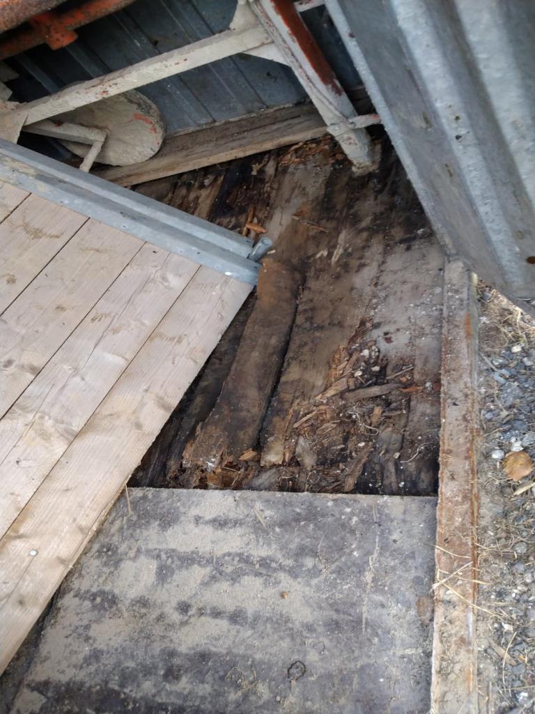 Sodobna, dobro vzdrževana gradbena vozila in vozila za gradbišča ter druga mehanska oprema iz sektorja gradbeništva.-3