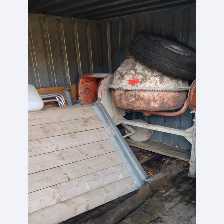 Vehículos de obra y construcción modernos y bien mantenidos y otros equipos mecánicos del sector de la ingeniería civil-4