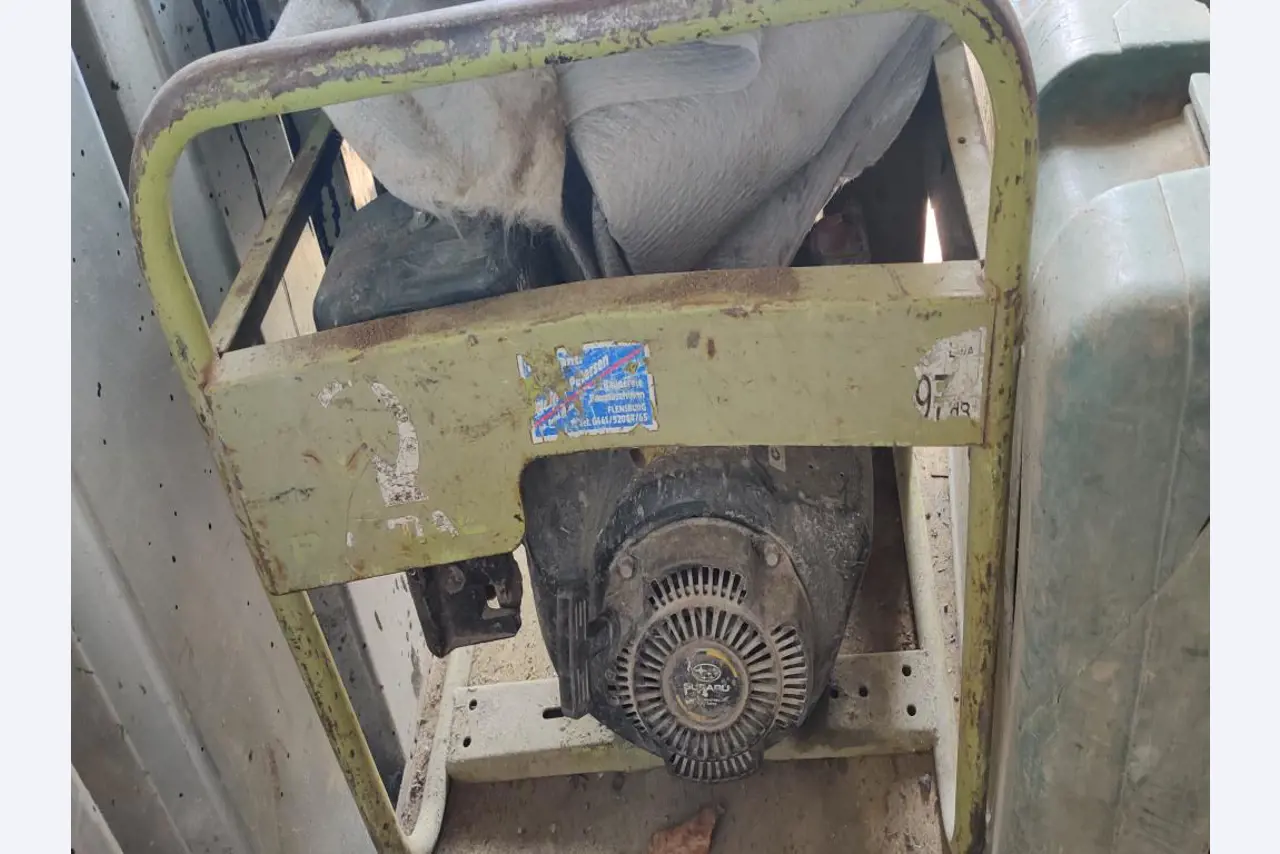 Nowoczesne, dobrze utrzymane pojazdy budowlane i budowlane oraz inny sprzęt mechaniczny z sektora inżynierii lądowej i wodnej.-2