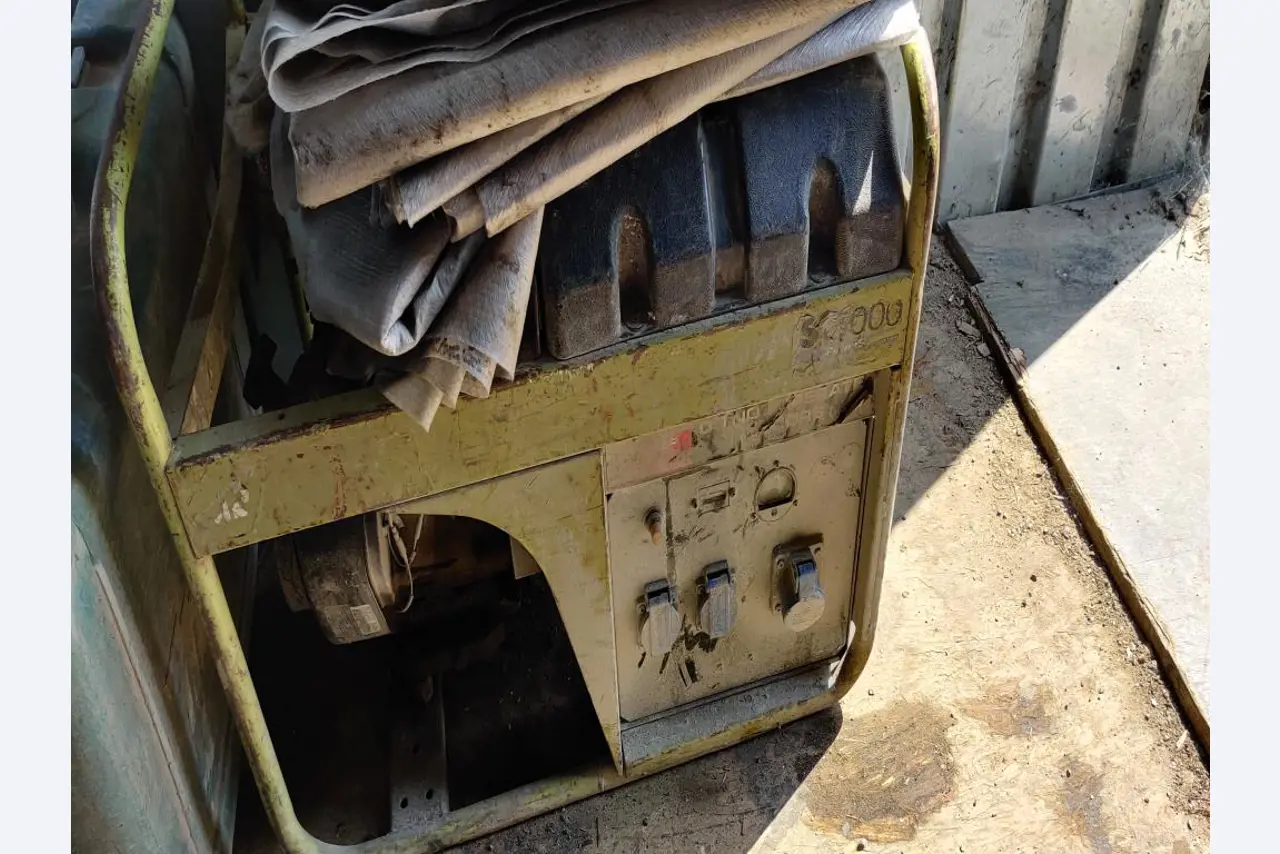 Nowoczesne, dobrze utrzymane pojazdy budowlane i budowlane oraz inny sprzęt mechaniczny z sektora inżynierii lądowej i wodnej.-3