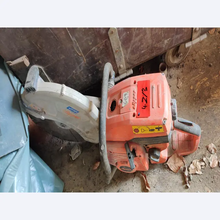 Nowoczesne, dobrze utrzymane pojazdy budowlane i budowlane oraz inny sprzęt mechaniczny z sektora inżynierii lądowej i wodnej.-1