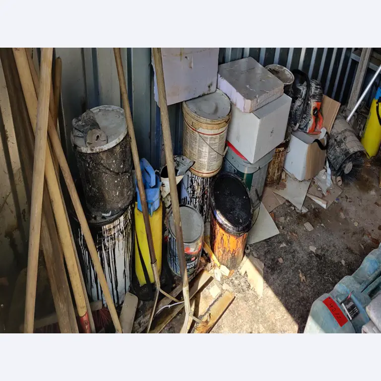 Vehículos de obra y construcción modernos y bien mantenidos y otros equipos mecánicos del sector de la ingeniería civil-2