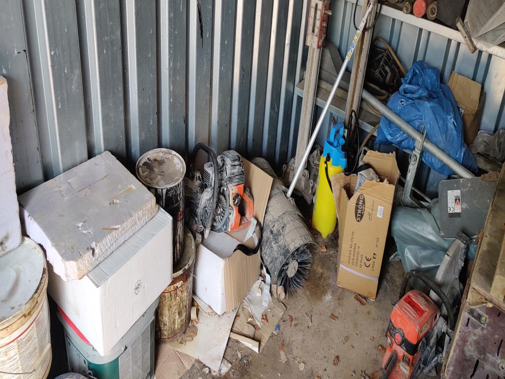 Sodobna, dobro vzdrževana gradbena vozila in vozila za gradbišča ter druga mehanska oprema iz sektorja gradbeništva.-3