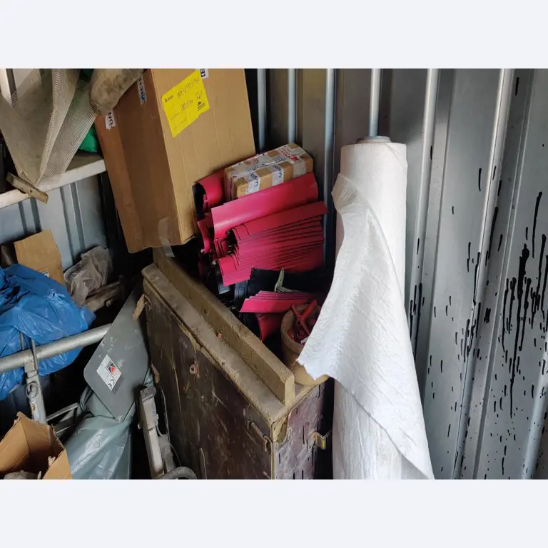 Vehículos de obra y construcción modernos y bien mantenidos y otros equipos mecánicos del sector de la ingeniería civil-4