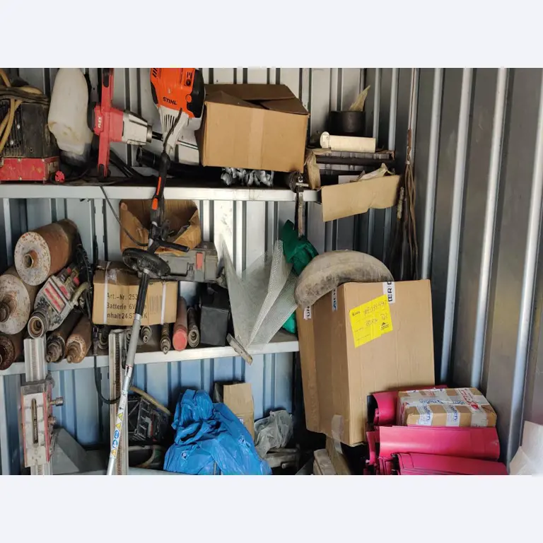 Vehículos de obra y construcción modernos y bien mantenidos y otros equipos mecánicos del sector de la ingeniería civil-5