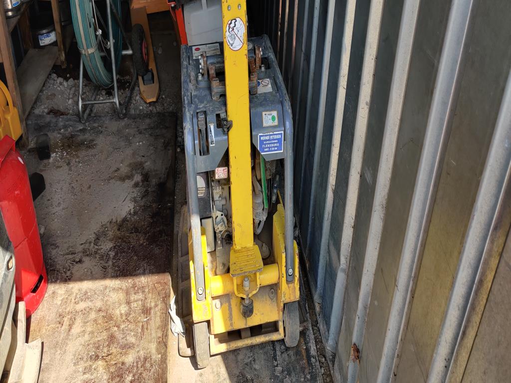 Moderne, gepflegte Bau- und Baustellenfahrzeuge sowie weitere maschinelle Ausstattung aus dem Tiefbau-1