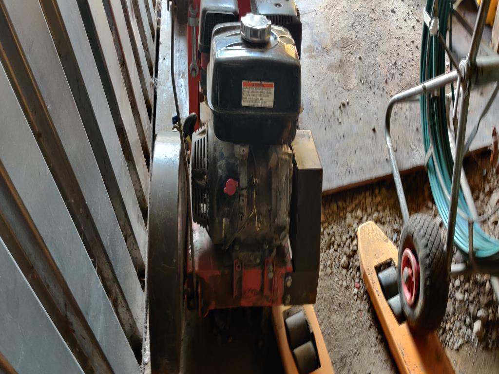 Sodobna, dobro vzdrževana gradbena vozila in vozila za gradbišča ter druga mehanska oprema iz sektorja gradbeništva.-1