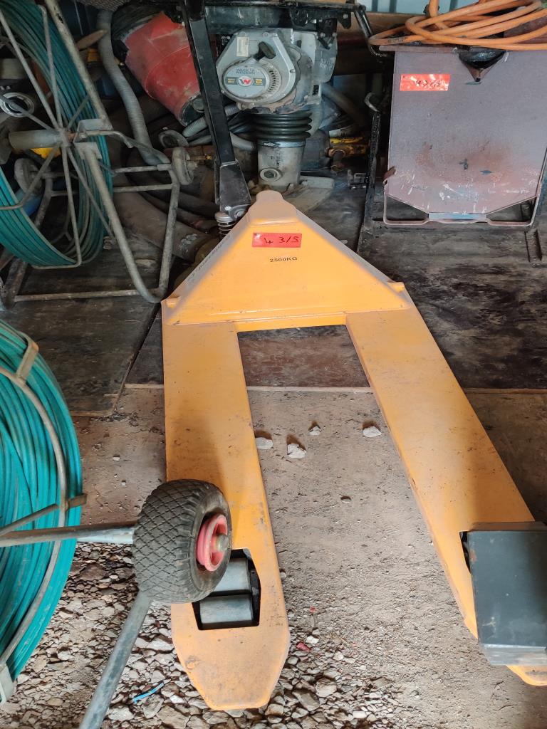 Nowoczesne, dobrze utrzymane pojazdy budowlane i budowlane oraz inny sprzęt mechaniczny z sektora inżynierii lądowej i wodnej.-1