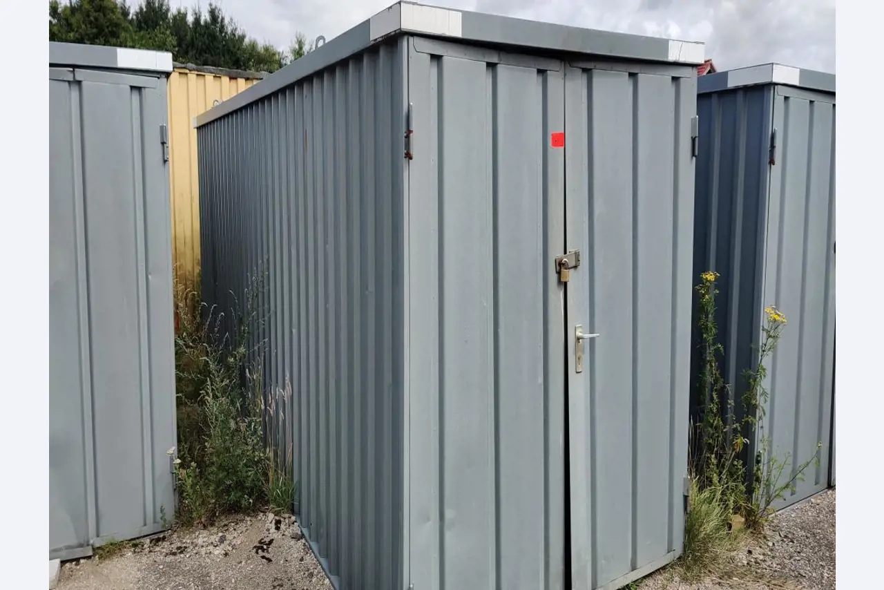 Moderne, goed onderhouden bouwvoertuigen en andere mechanische apparatuur uit de weg- en waterbouwsector-6